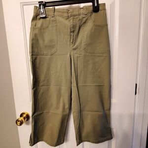 2 for $15 Gloria Vanderbilt Women's Size 8 Olive Green Capri Pants EUC